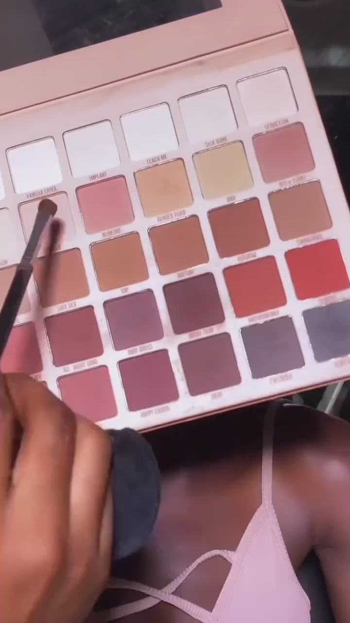 Vee Beauty Memory Lane Nude Eyeshadow Palette